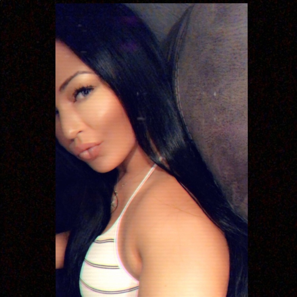 Meet your Posher, Khrista